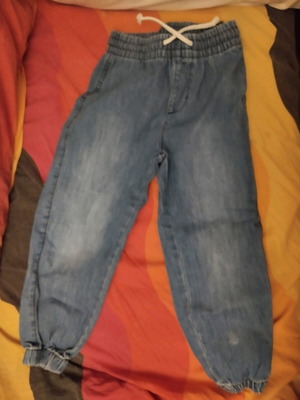 Παιδικό τζιν παντελόνι H&M 110 cm, σε άριστη κατάσταση