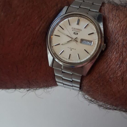 Seiko automatic wristwatch with original domed crystal, grey silver