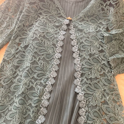 Abiye set like new, long pleated skirt, pleated top and lace jacket petrol color