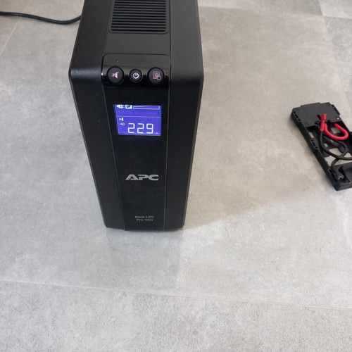 APC Back-UPS Pro 900 BR900GI UPS without batteries for repair