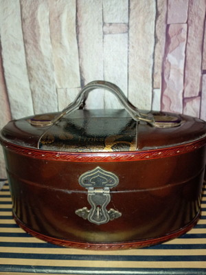 Vintage mini jewelry box brown with gold like new 25x15