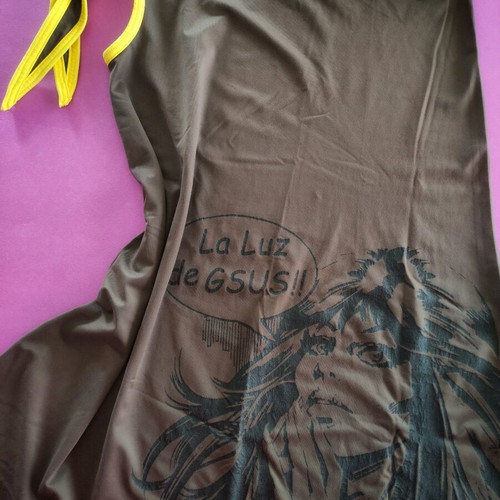 Vintage Y2K Gsus skirt with graphic print and yellow detail like new