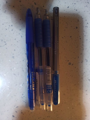 Στυλό Faber Castell και στυλό που σβήνει καινούργια, σετ 4 τεμαχίων