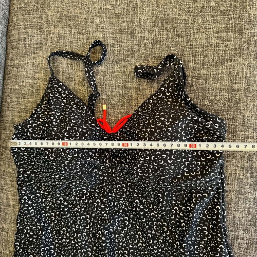 Gina Benotti one-piece swimsuit like new, size M, black and white