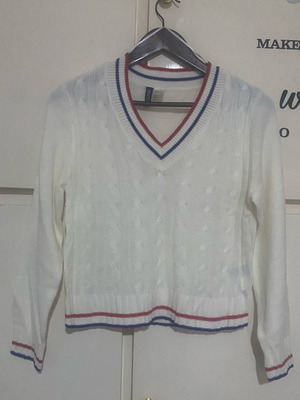 White H&M pullover like new, barely worn