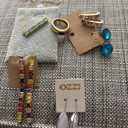 Jewelry set 6 pieces new, also sold separately