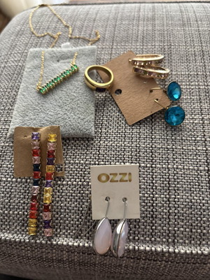 Jewelry set 6 pieces new, also sold separately
