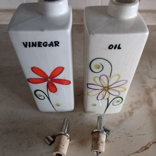 Oil and vinegar set new with decorative designs