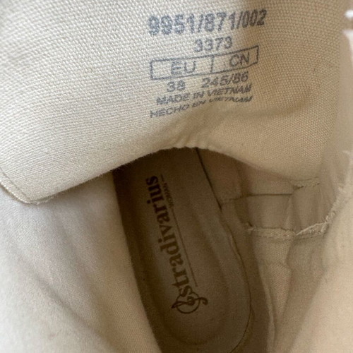 Stradivarius boots size 38 like new, white beige