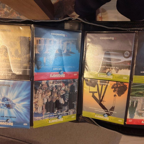 Documentary VCDs used, pack of 200 with case for 160