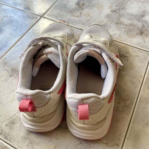 Puma athletic shoes size 35 used, washed, white and pink