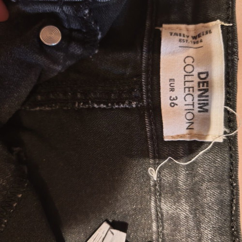 Girls' shorts black denim and grey cotton used, athletic top