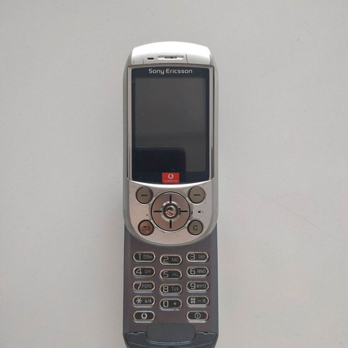Sony Ericsson S700i mobile phone used without charger