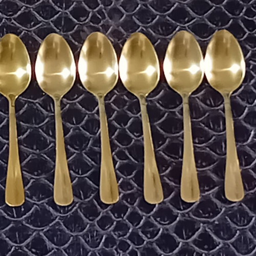 Gold teaspoon set of 6 new