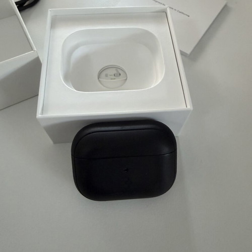 Apple AirPods Pro 2 like new with Spigen silicone case