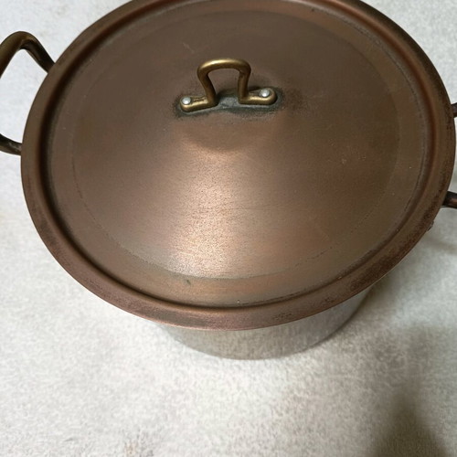 Old copper pot like new in excellent working condition