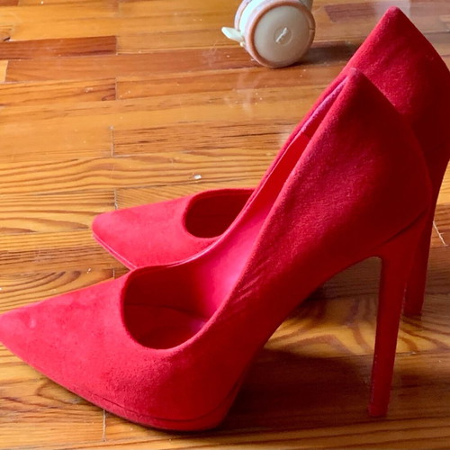 Red pumps like new, size 37