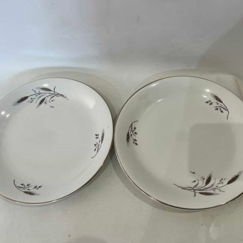 Set of 2 Minoan porcelain plates Candia "Harvest Time" used