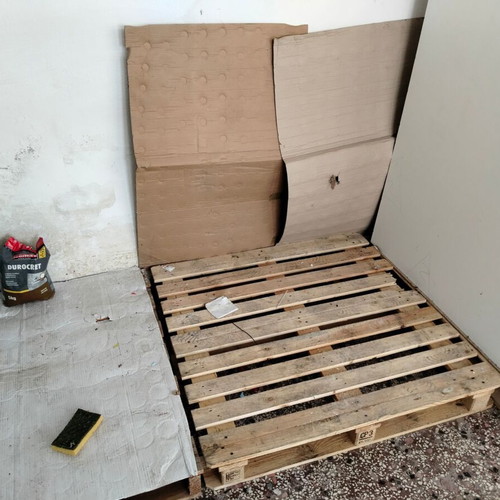 Large black plastic pallets, set of 3 with 3 large wooden pallets gift