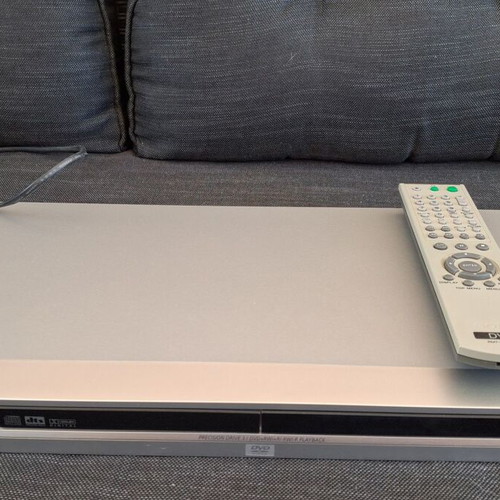 Sony DVP-NS355 CD/DVD player used with original remote control