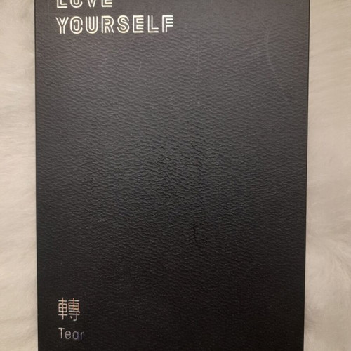 BTS Love Yourself Tear Album like new with photocards and booklet