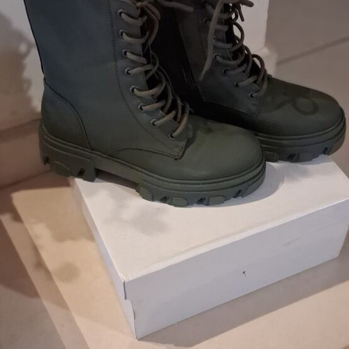 Khaki ankle boots size 36 like new with laces and zipper