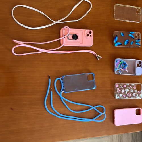 iPhone 13/14 cases like new, set of 9 with accessories
