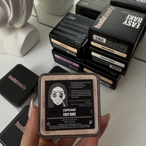 Huda Beauty Easy Bake Loose Baking & Setting Powder new, Cupcake shade