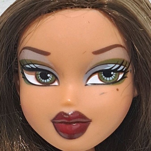 Bratz Wildlife Safari Yasmin doll used with flaws