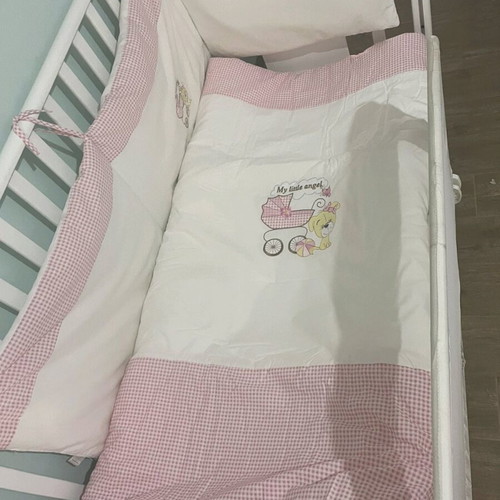 Crib quilt 100x140 and bedding set like new