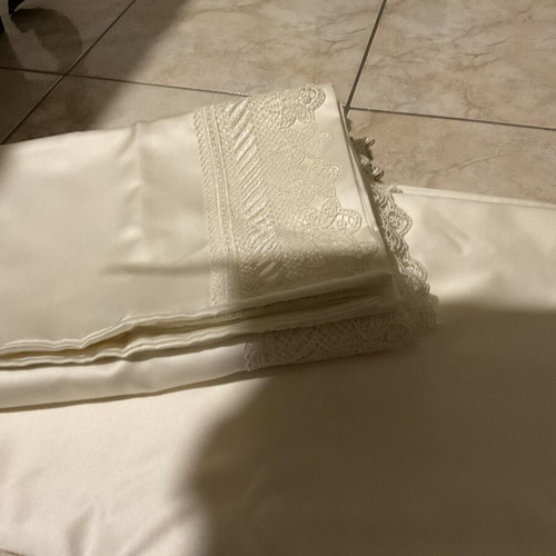 Satin luxury double bed sheets like new, elegant ecru-sugar color