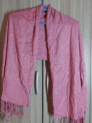 Pink women's scarf like new