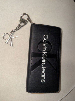 Calvin Klein wallet like new, black and white