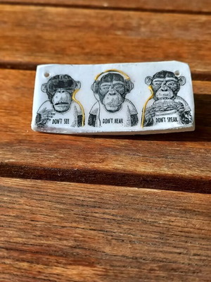 Handmade ceramic pin 6x2.5cm new, black and gold