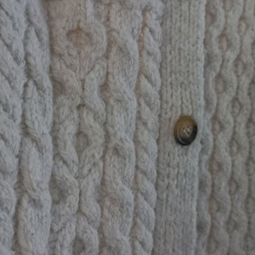 Oysho wool sleeveless cardigan like new, white and beige