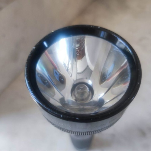 Maglite flashlight 23 cm like new, incandescent bulb, 2 C batteries