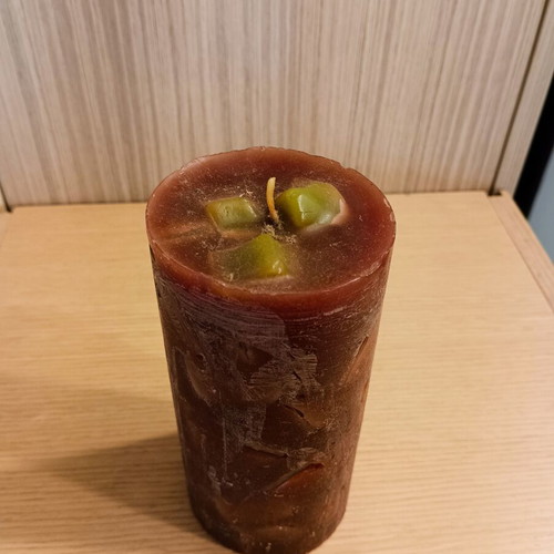 Large decorative candle like new, 14.5cm height, 6.5cm diameter
