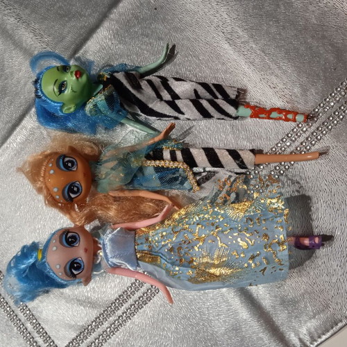 Dolls used, pack with some defects