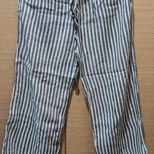 Summer fabric cropped pants like new, white and gray, size XL