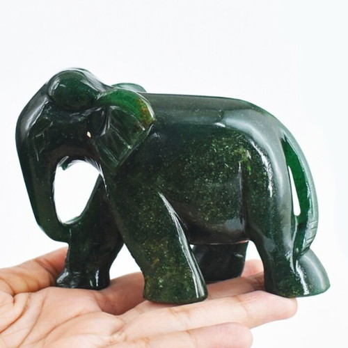 Jade Elephant Sculpture from India like new, hand-carved