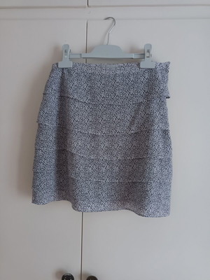 H&M Pleated Mini Skirt Animal Print like new, black and white