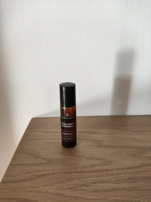 Jungluck eye gel used with hyaluronic acid