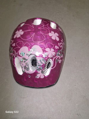 Bicycle helmet like new