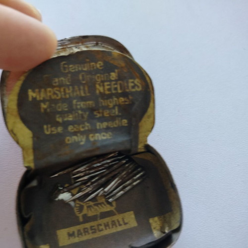Small tin box with gramophone needles "MARSCHALL NEEDLES", MADE IN GERMANY.