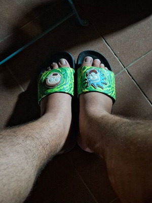 Pantofla Rick and Morty σανδάλια μεταχειρισμένα, μέγεθος 46