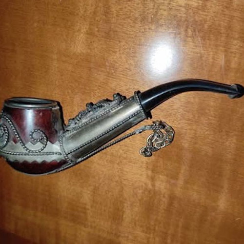 Wooden pipe used with handmade wire decoration