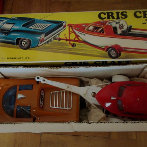 Porsche trailer and battery-operated boat from the 70s, new in box