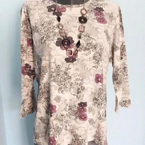 Silhouette women's blouse with floral print and necklace like new
