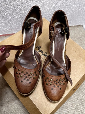 Brown pumps used with cork heel size 39