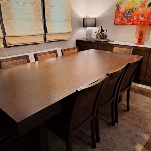 Wooden dining table like new, elegant with extension